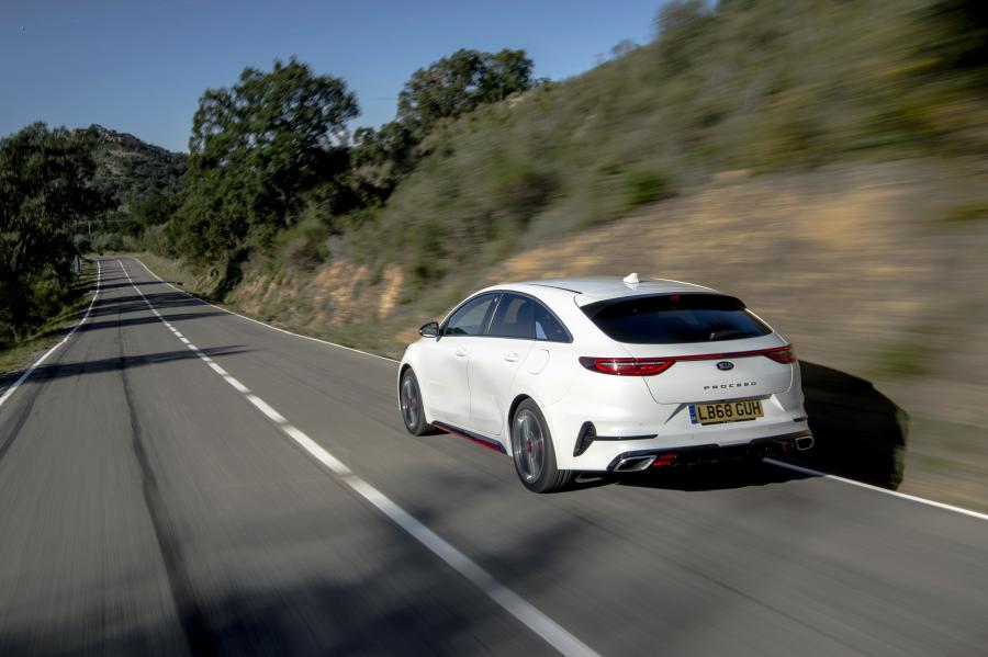  Kia ProCeed GT 2019 года  (фото 24 из 41)